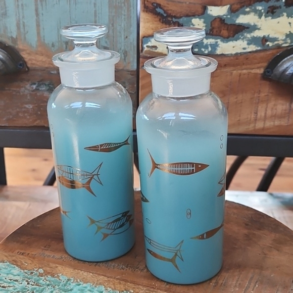 Vtg L&L Decanters - Set of 2 - Picture 1 of 11